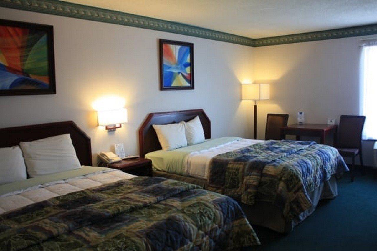 Super 8 By Wyndham Somerset Exterior photo