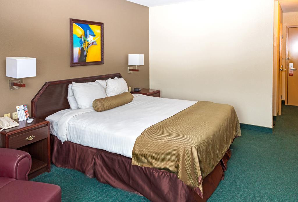 Super 8 By Wyndham Somerset Exterior photo